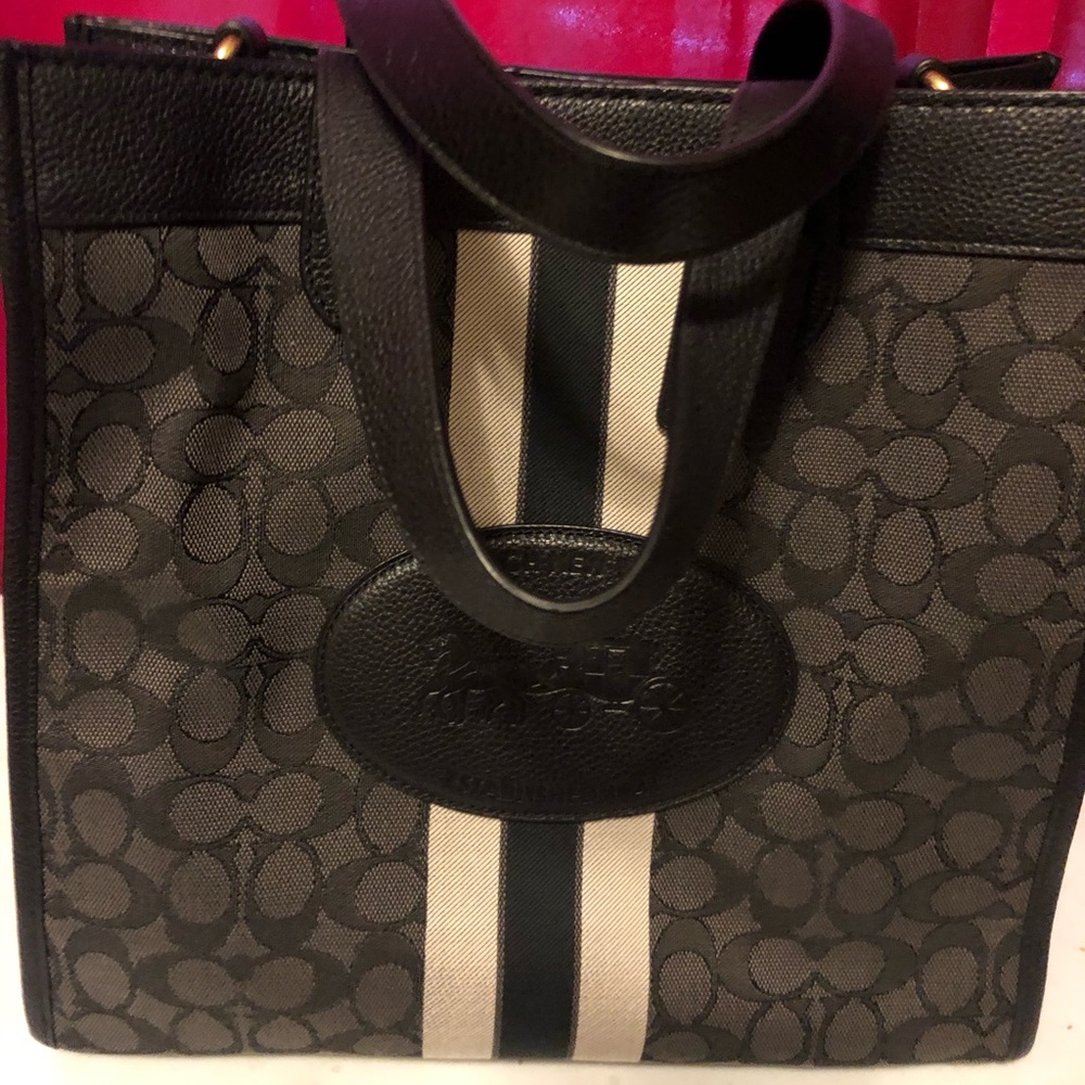 Coach Dempsey carryall tote in navy